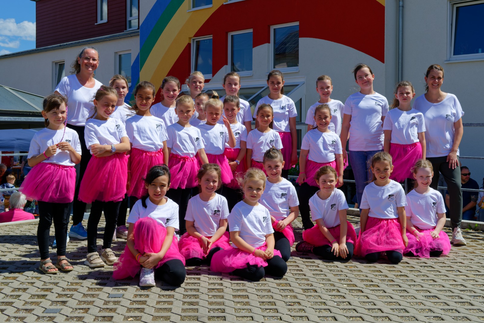 Dancing Kids begeistern beim Sommerfest des Seniorenzentrums Regenbogen